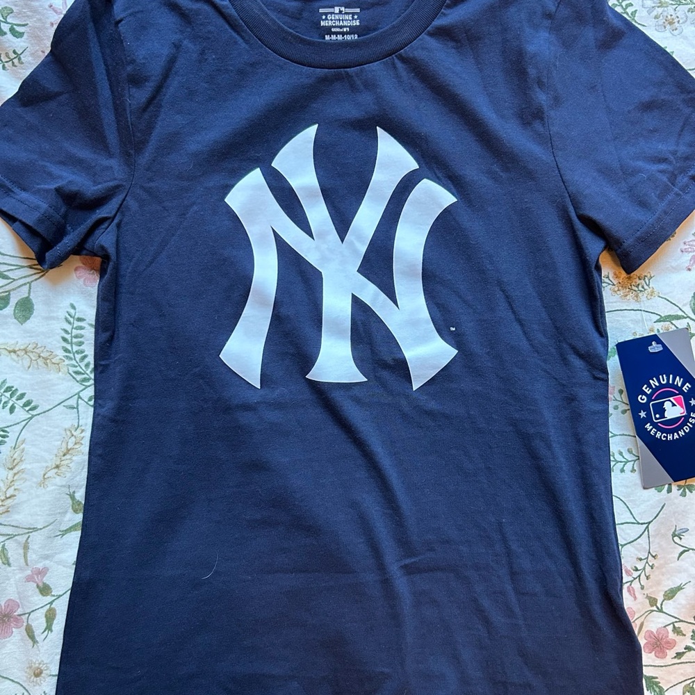 Yankees baby tee
